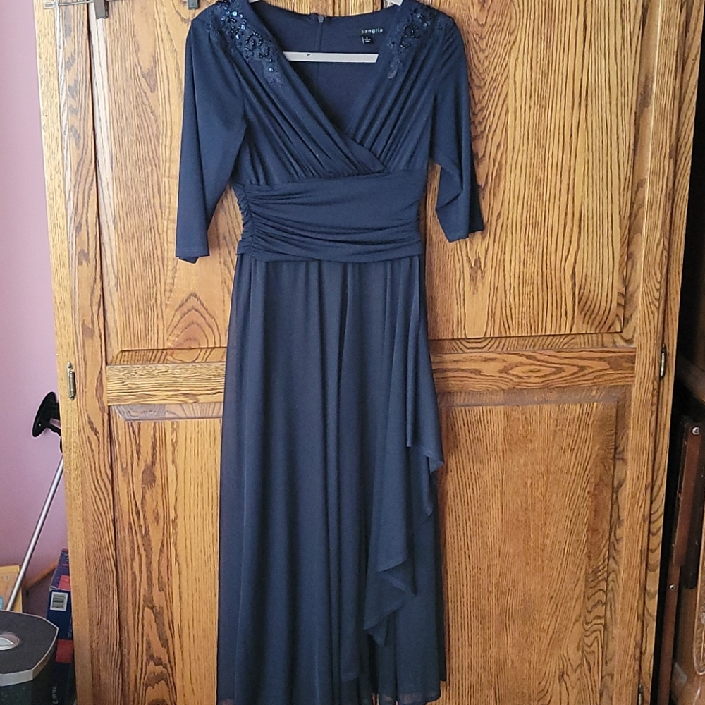 Gorgeous embellished party dress. Navy blue.